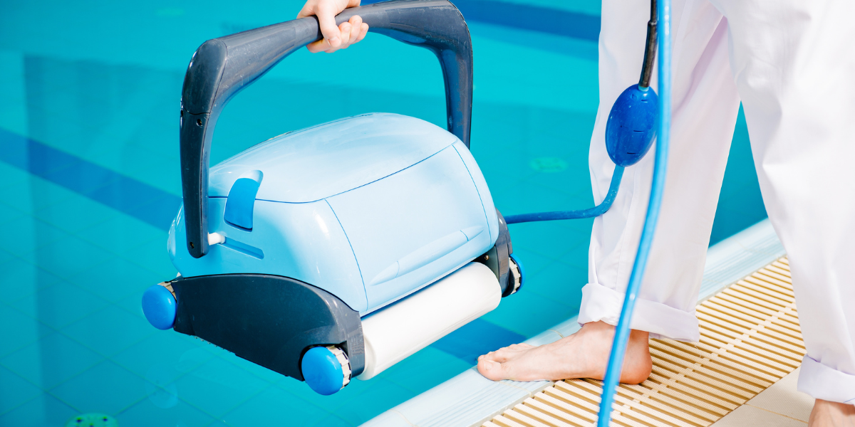 pool vacuuming service in boca raton
